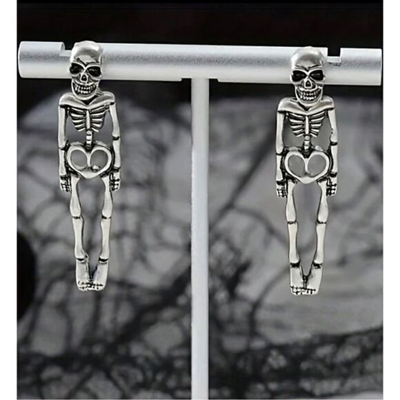 Unique Detachable Realistic Human Skull Skeleton Earrings For Women, Perfect For - Picture 2 of 4
